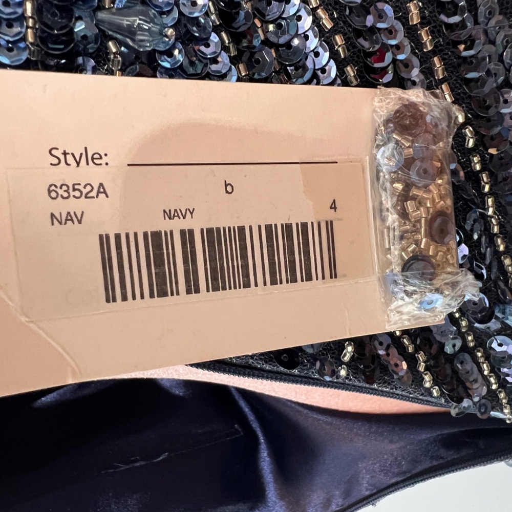 NWT Jovani Lace And Sequin Mermaid Gown - Picture 13 of 16